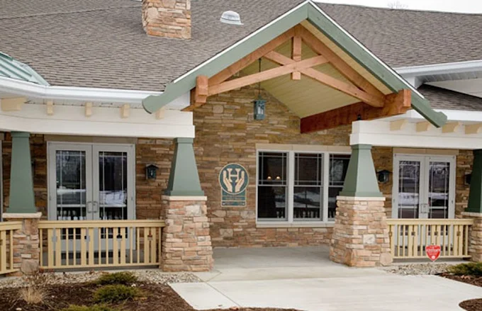 A photo of the outside of the Center for Hospice Care facilitiy.